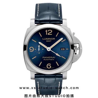 沛纳海 LUMINOR GMT系列 PAM01033腕表